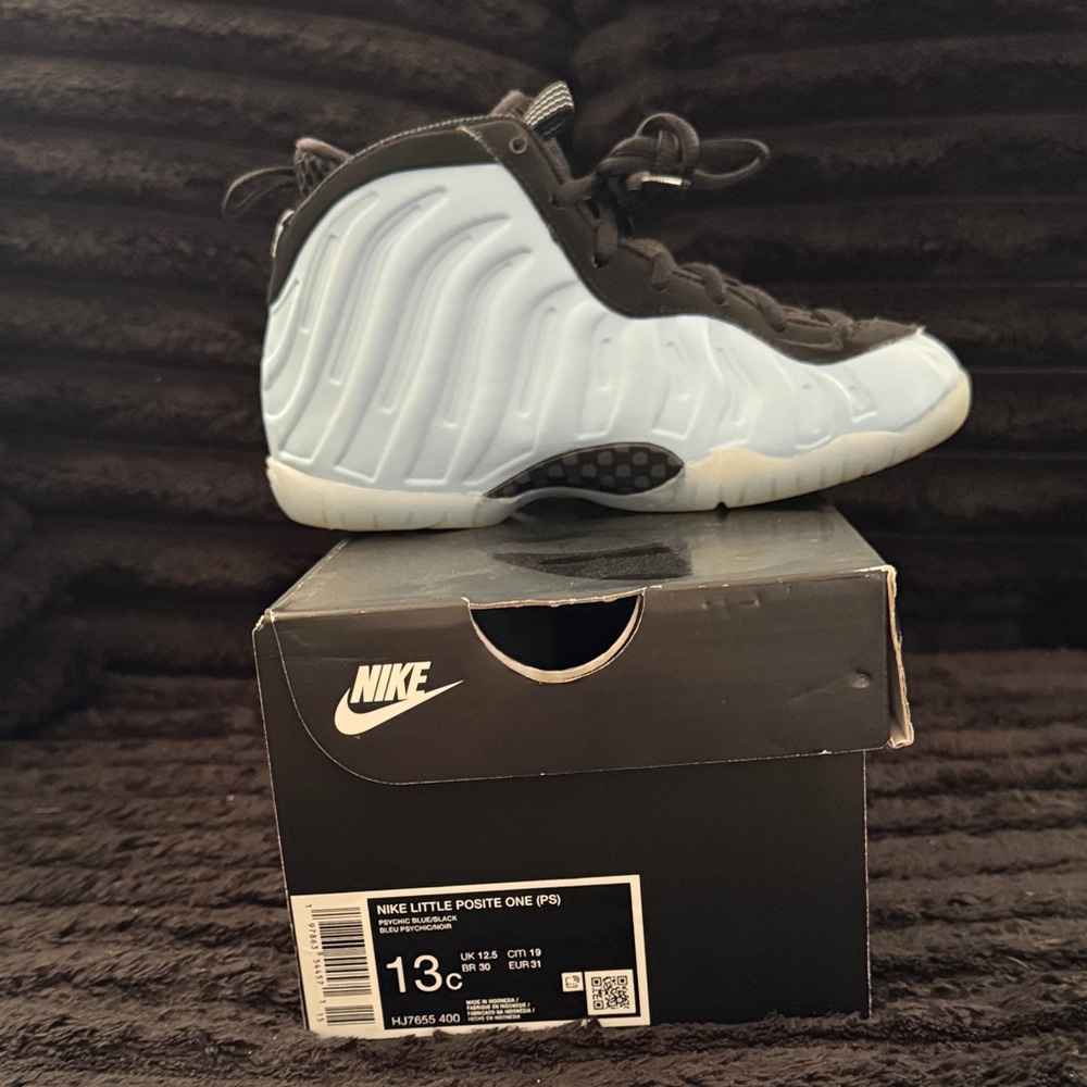 Nike Kids Sneakers - Black and Light Blue